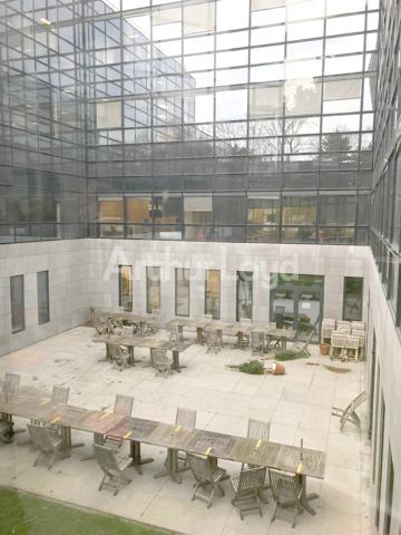 Bureaux à louer à Marcq-en-Baroeul dans parc sécurisé avec restaurant