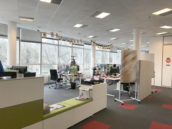 Bureaux à louer à Marcq-en-Baroeul dans parc sécurisé avec restaurant