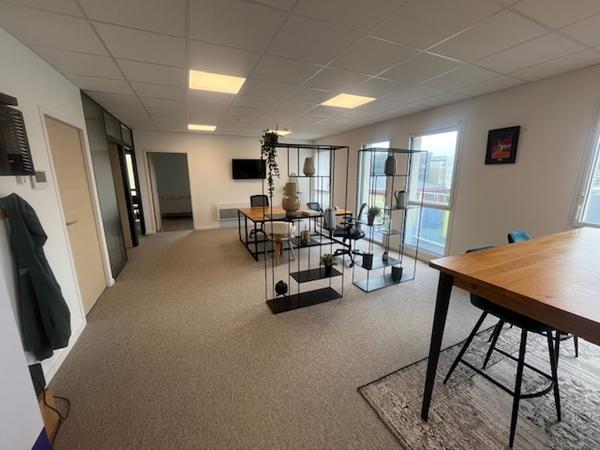 A LOUER BUREAUX DE 90m² PORT DE COMMERCE DE BREST