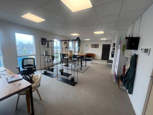 A LOUER BUREAUX DE 90m² PORT DE COMMERCE DE BREST