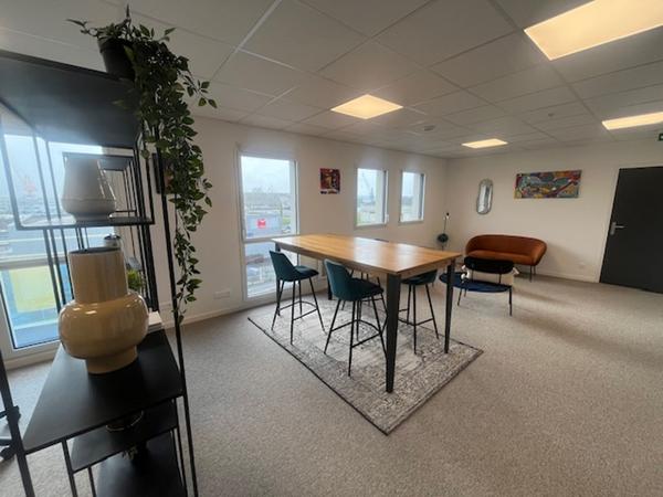 A LOUER BUREAUX DE 90m² PORT DE COMMERCE DE BREST