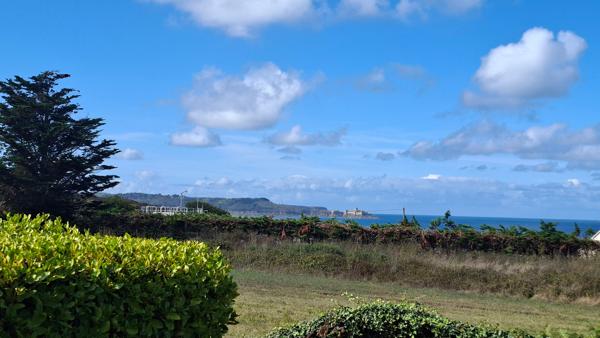 SAINT CAST LE GUILDO - APPARTEMENT T2 MEUBLE VUE MER