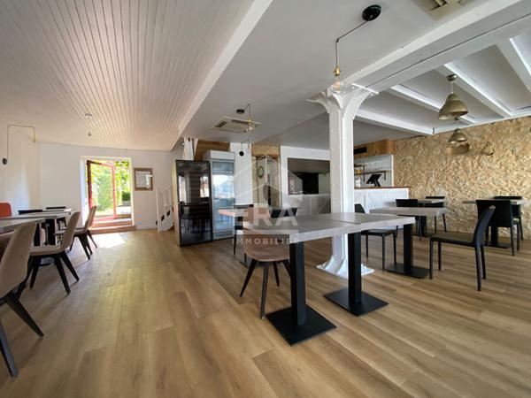 Maison avec un local commercial en centre-ville de Périgueux 3 pièces 149 m2