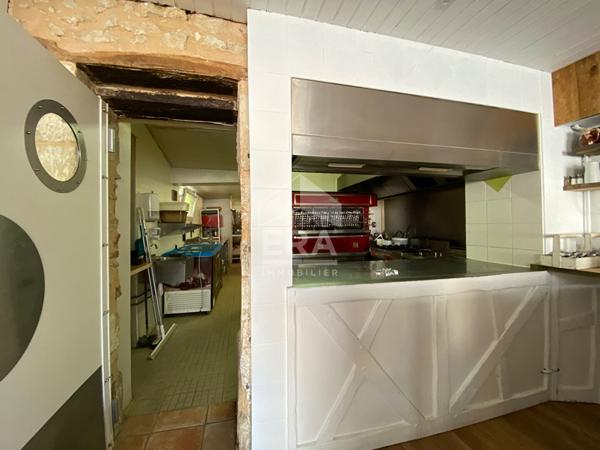 Maison avec un local commercial en centre-ville de Périgueux 3 pièces 149 m2