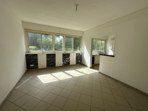 Nantes - Orvault- Pont du Cens : En VENTE Appartement T3, 69 m², 2 chambres + bureau, cuisine aménagée. Appartement fonctionnel. Cave et parking.