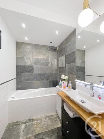 Appartement F5 à vendre  5 pièces - 105,12 m2 COMPIEGNE - 60