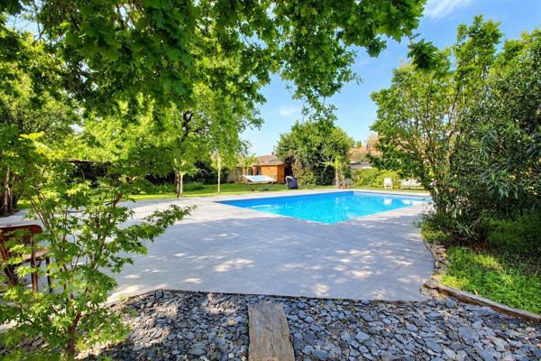 Villa d’exception à Eysines, entre luxe et sérénité