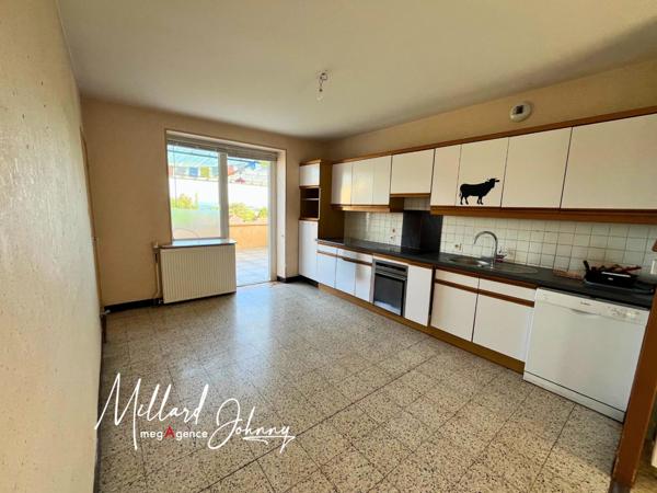 Maison à LA GUICHE, 71220 - 9 pièces 231m²