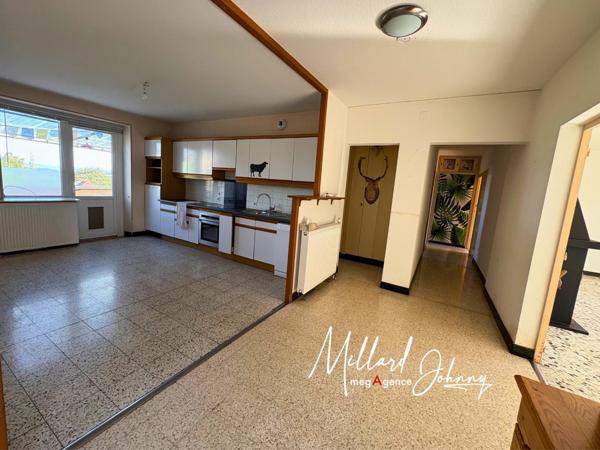 Maison à LA GUICHE, 71220 - 9 pièces 231m²