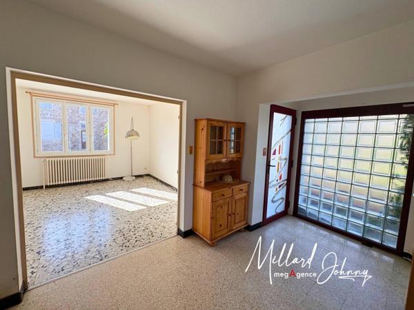 Maison à LA GUICHE, 71220 - 9 pièces 231m²