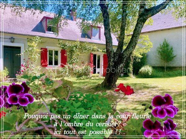 Située dans un écrin de quiétude à 15 minutes des Thermes de Bagnères-de-Bigorre, cette grande maison familiale de 290 m² invite à la détente et à la sérénité, un lieux privilégié, très apprécié comme gîte durant de nombreuses années. Elle offre un cadre de vie exceptionnel alliant charme et histoire, avec vue sur les Pyrénées. 
Côté extérieur, vous profiterez d'un jardin paysagé plein Sud, d’une terrasse avec une vue magnifique sur la Chaine des Pyrénées, un garage de 32 m² et un carport pour 2 véhicules. À proximité des commodités urbaines, cette maison est un véritable coup de cœur, adaptée même pour les personnes à mobilité réduite. Plus qu'une simple maison, un art de vivre !
Vous apprécierez l’intelligence de l’aménagement de cette belle bâtisse qui permet de choisir l’intimité mais qui propose de vrais lieux d’échanges en bénéficiant d’une agréable fraîcheur naturelle l’été grâce à ses murs en pierres et de la joyeuse chaleur de ses cheminées l’hiver en appoint de sa pompe à chaleur. Cette bigourdane élevée sur deux niveaux construite au 19ième siècle vous séduira par son confort chaleureux et ses prestations de qualité. 
En rez-de-chaussée, l'ancien garage de 32 m² a été fermé par des grandes baies vitrées pour y accueillir réceptions, salle de sport, jacuzzi, selon les envies. La chaufferie et les réserves bénéficient d’une entrée indépendante, préservant ainsi la tranquillité des résidents. Un espace repas commun des toilettes et une douche permettent une indépendance des rythmes de chacun suivant ses envies. 
Toujours au rez-de-chaussée, la première suite cocooning de 24 m² avec sa salle d’eau et ses toilettes s’ouvre sur la terrasse face aux Pyrénées. Le salon et le séjour sont des espaces authentiques et chaleureux avec leurs cheminées et le plancher de leur sol, la cuisine est très fonctionnelle bien aménagée et équipée. L’accès aux parties privatives à l’étage ( chambre, bureau, dressing, salle d’eau et wc) est indépendant de l’accès aux suites familiales pour les clients ou les amis, l’intimité de chacun est ainsi préservée.
C’est donc par la véranda de l’entrée que l’on accède aux deux suites de l’étage. La suite familiale de 41 m² avec 5 couchages possibles et vue sur les Pyrénées, salle d’eau, baignoire et toilettes séparées. La suite romantique de 26 m² avec grande douche et toilettes privatives sur le palier qui accueille un espace de repos ou de méditation.
Les sportifs seront attirés par les sommets (enneigés), les randonneurs... les curieux assoiffés de culture et de découvertes seront émerveillés par la magie des fontaines et les paysages féériques qui leur sont offerts du petit Canada à la petite Amazonie, en passant bien sûr par Le Pic du Midi, visiter les Pyrénées c’est un peu faire le tour du monde ;-) les jours de pluie les joyaux patrimoniaux et les Musés vous accueilleront.