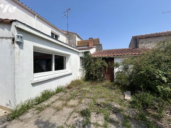 Bâtisse de caractère à rénover de 164m² à Coëx
