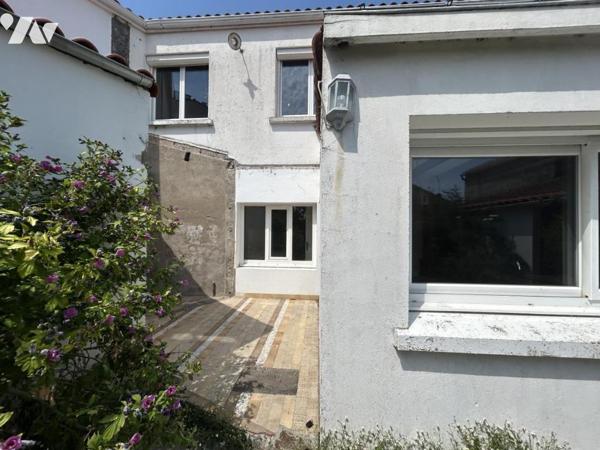 Bâtisse de caractère à rénover de 164m² à Coëx
