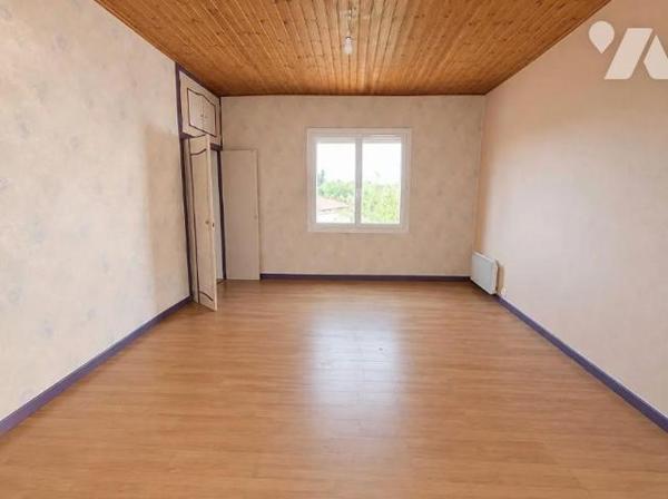 Bâtisse de caractère à rénover de 164m² à Coëx