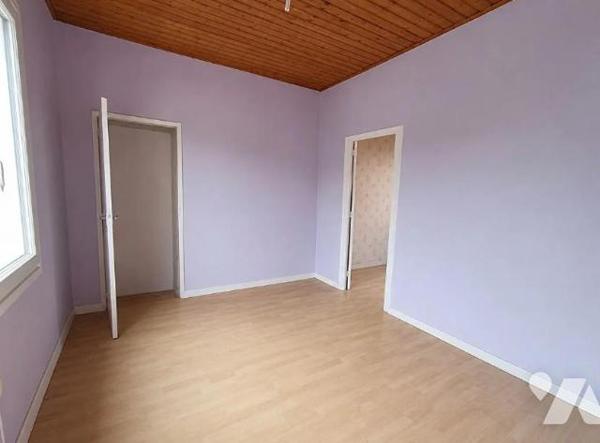 Bâtisse de caractère à rénover de 164m² à Coëx