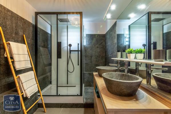 Appartement à louer 3 pièces 51.49m² Saint-Pierre (97410)