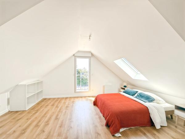 SAINT MARC SUR MER - PLAGE HULOT - PLEIN CENTRE - MARCHE - Duplex Loft  T5 - AVEC TERRASSE - GARAGE - PARKING SECURISE