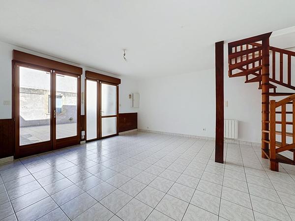 APPARTEMENT DUPLEX 2 CHAMBRES CHATEAU GONTIER