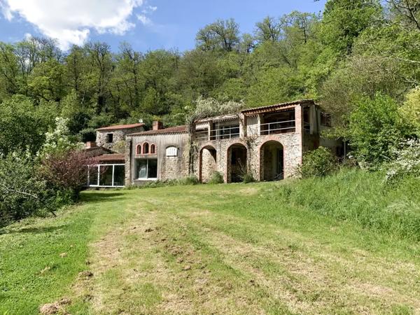 Propriété 251 M2 au bord de la Moine