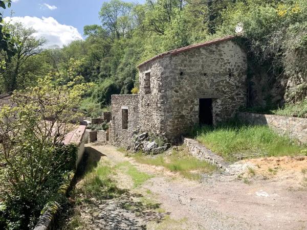 Propriété 251 M2 au bord de la Moine