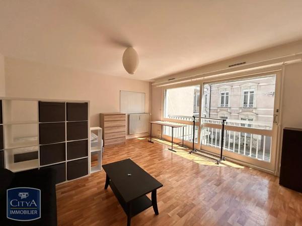 Appartement à louer 1 pièce 33.51m² Laval (53000)