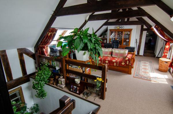 Charmant manoir du XVIIIe siècle et longère sur 1,6 hectare parfait pour une activité de gîtes