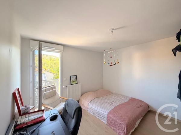 Appartement T3 à vendre  3 pièces - 63 m 2   TARARE  - 69
