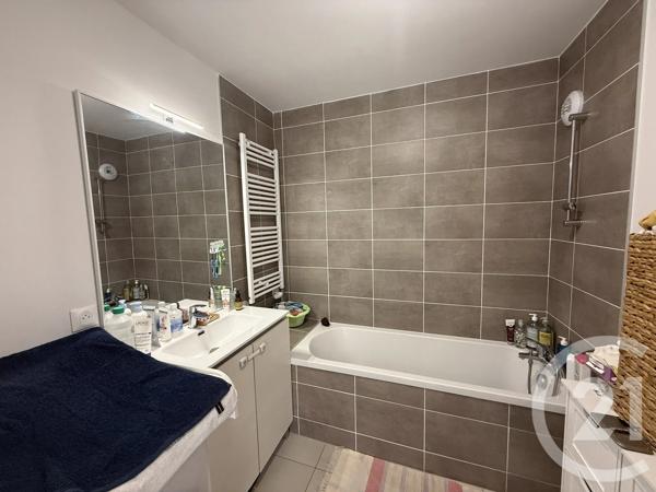 Appartement T3 à vendre  3 pièces - 63 m 2   TARARE  - 69