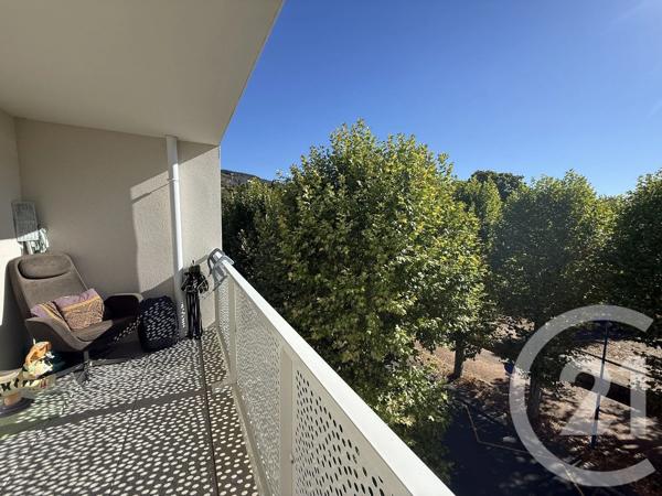Appartement T3 à vendre  3 pièces - 63 m 2   TARARE  - 69