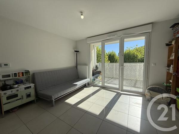 Appartement T3 à vendre  3 pièces - 63 m 2   TARARE  - 69