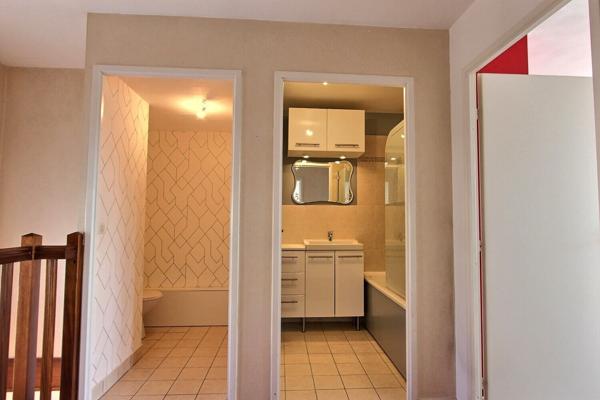 VILLENEUVE LA GARENNE - QUARTIER APOLLONIA - DUPLEX DE 5 PIECES AVEC TERRASSE