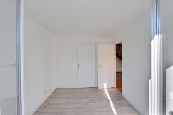 VILLENEUVE LA GARENNE - QUARTIER APOLLONIA - DUPLEX DE 5 PIECES AVEC TERRASSE