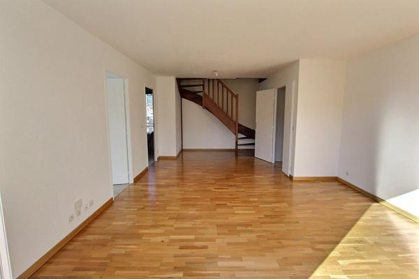 VILLENEUVE LA GARENNE - QUARTIER APOLLONIA - DUPLEX DE 5 PIECES AVEC TERRASSE