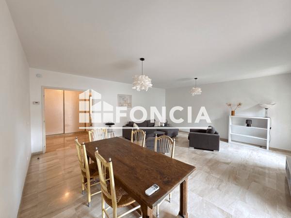 Location Appartement meublé 3 pièces 97.6 m² - 9 QUAI CLEMENCEAU Nimes 30900