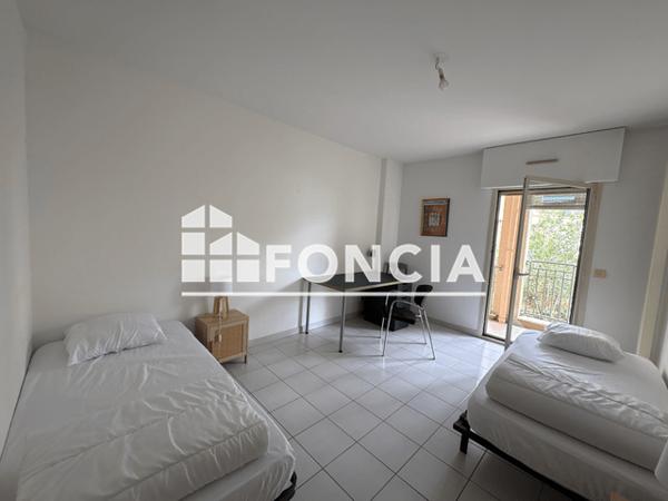 Location Appartement meublé 3 pièces 97.6 m² - 9 QUAI CLEMENCEAU Nimes 30900