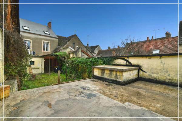 Maison à louer 6 pièces CHATEAUMEILLANT (18)