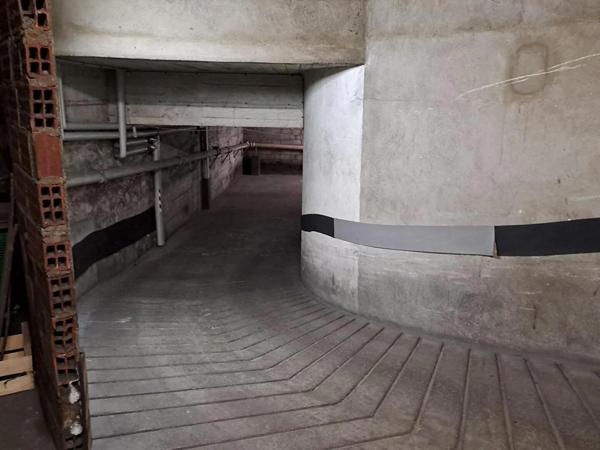 Parking / Box à vendre à Paris (75015)