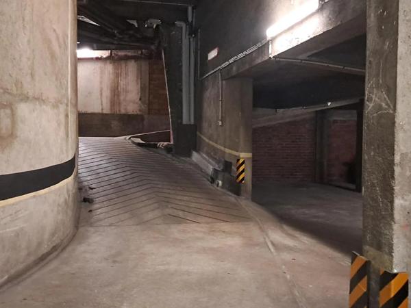 Parking / Box à vendre à Paris (75015)