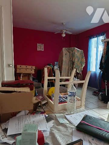 Une maison à usage d'habitation comprenant.