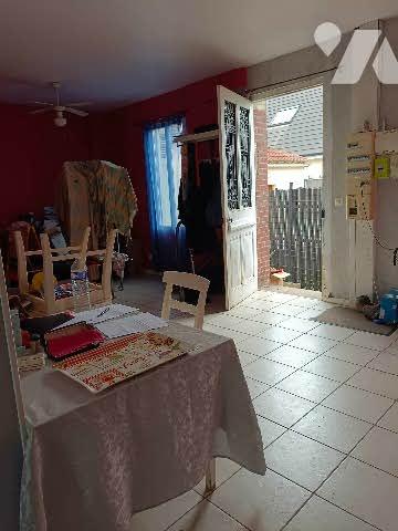 Une maison à usage d'habitation comprenant.