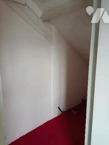 Une maison à usage d'habitation comprenant.