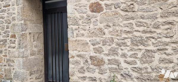 CENTRE VILLE : A proximité du Château des ROHAN 