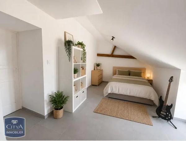 Appartement à louer 4 pièces 100.9m² Mozé-sur-Louet (49610)