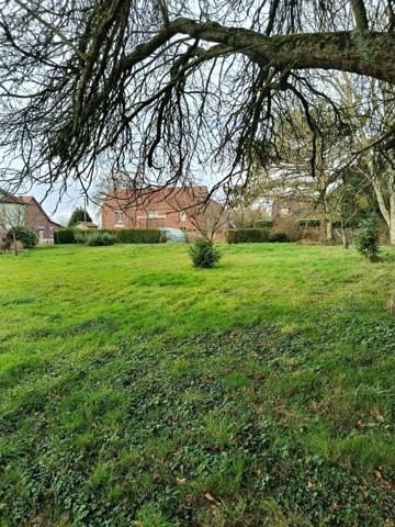 ORESMAUX  Terrain constructible de1 300 m² (Possible de diviser en 2)