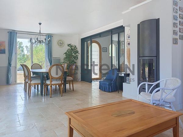 Maison de plus de 180 m² sur une belle de parcelle de 3706 m²  constructible située dans un quartier calme de Chalonnes sur Loire