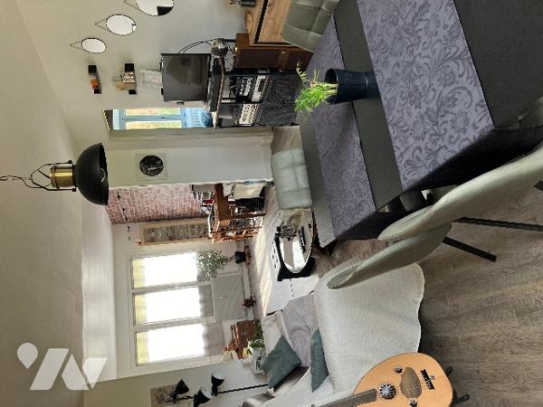 A vendre 3 lots: 1 appartement refait à neuf de type 3, une place de parking et une cave.
