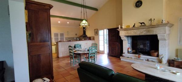 MAISON CONTEMPORAINE DE PLAIN-PIED PROCHE DES LANDES