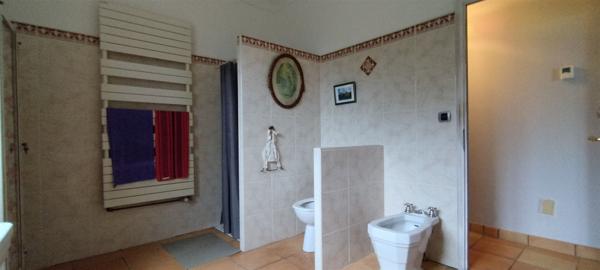 MAISON CONTEMPORAINE DE PLAIN-PIED PROCHE DES LANDES