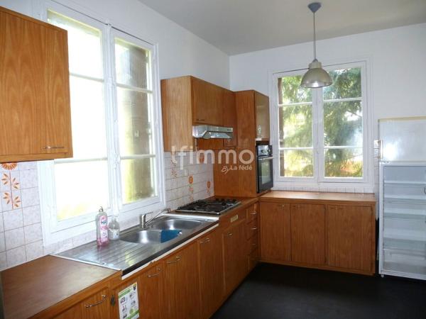 Maison 6 pièces de 133 m² sur terrain de 450 m², secteur résidentiel