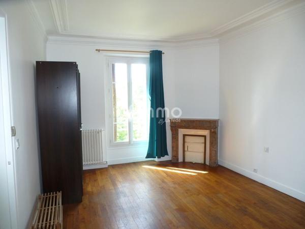 Maison 6 pièces de 133 m² sur terrain de 450 m², secteur résidentiel